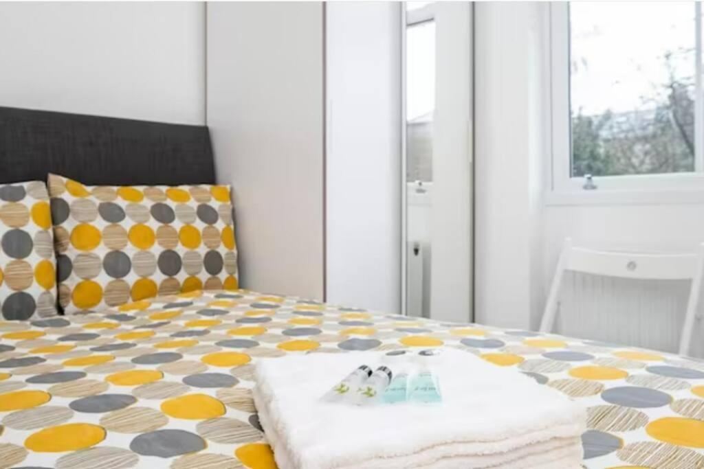 Great Location Service And Stay Double Ensuite Room With Shared Kitchen- 5Mins Walk From Tufnell Park Лондон Екстериор снимка