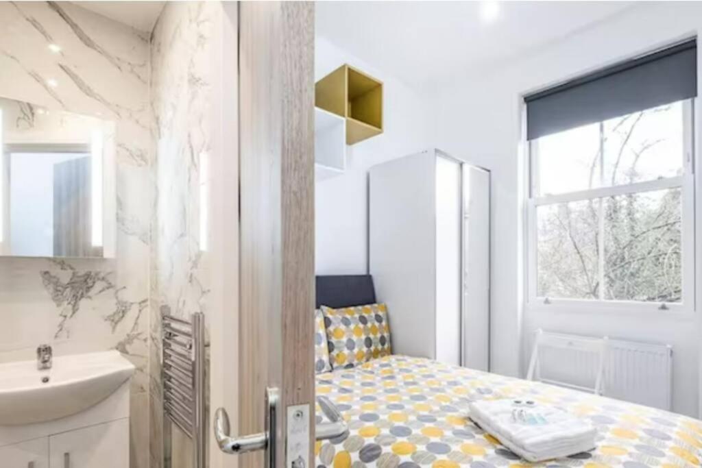 Great Location Service And Stay Double Ensuite Room With Shared Kitchen- 5Mins Walk From Tufnell Park Лондон Екстериор снимка