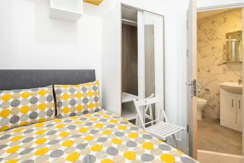 Great Location Service And Stay Double Ensuite Room With Shared Kitchen- 5Mins Walk From Tufnell Park Лондон Екстериор снимка